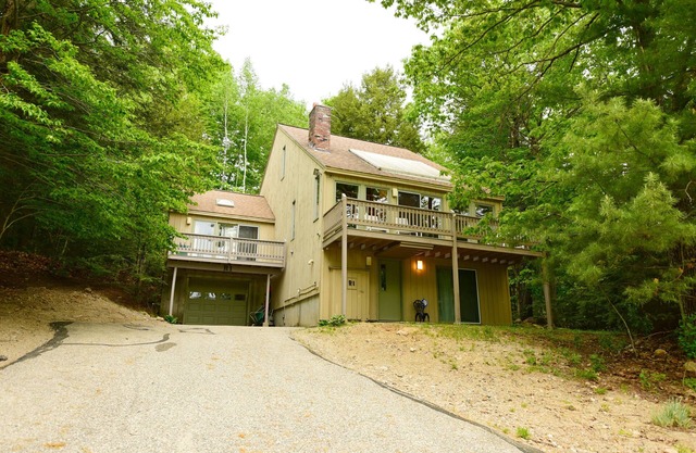 Spacious House w/ Outdoor Fire Pit, 5 Min. Drive to Downtown N. Conway!