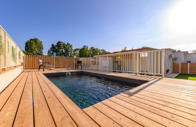 Spacious house with a private pool in the Galilee landscape.