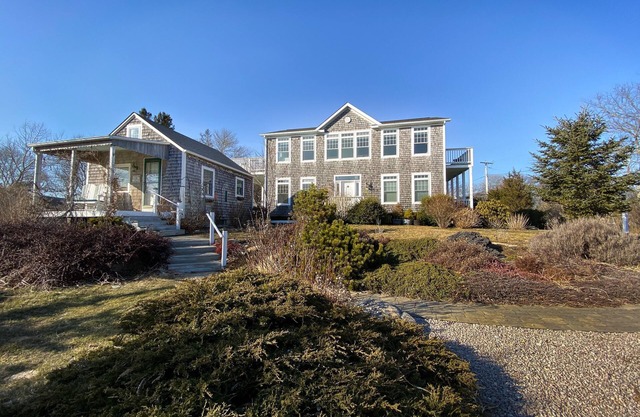 Spacious house with water views for beach and kayak adventures