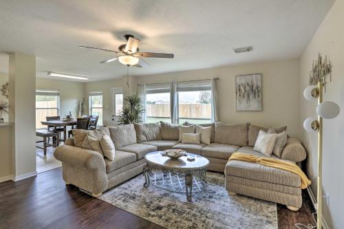Spacious Houston Home about 22 Mi to Downtown!