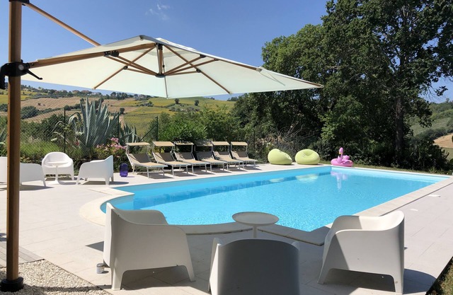 Geräumige, ländliche freistehende Villa mit Pool