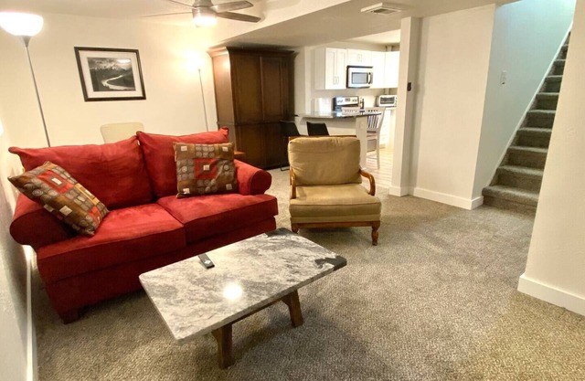 Spacious King Bed Suite, Kitchen, Living Room, Office, Lower Level Apartment