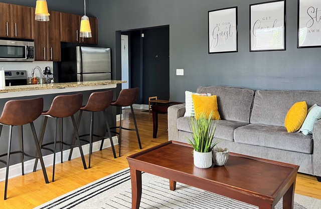 Spacious King Suite! Double Vanities, Walk-In Closet, In-Unit W/D & Free Parking