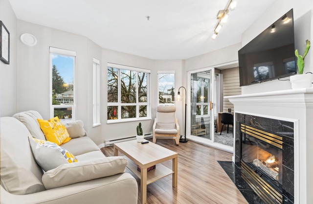 Spacious Kitsilano Condo with Office