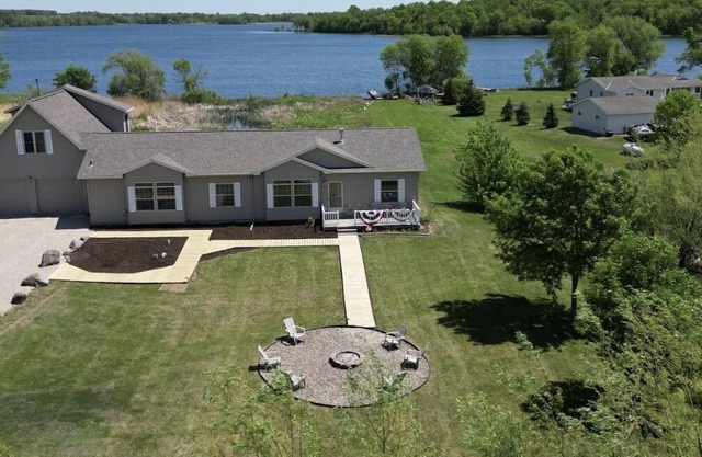 Spacious Lake Home