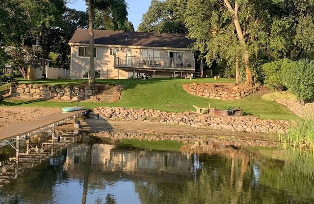 Spacious Lake Home on Jewett Lake