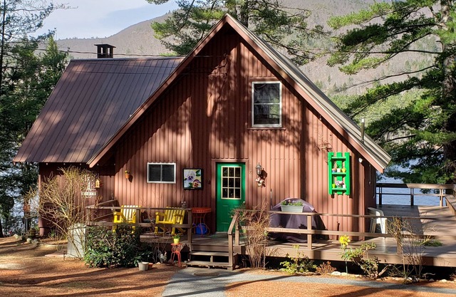 Spacious Lakefront home on Moose Pond