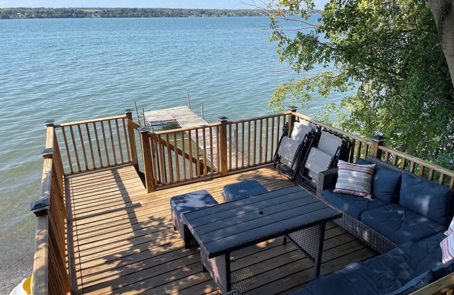 Geräumiges Owasco Lake Home für große Gruppen, 2 Acres, Central Air