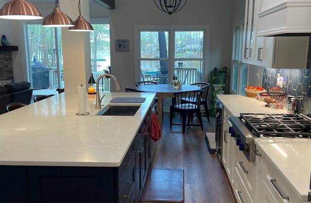 Spacious Lakehouse for Master's week - Lake Oconee views right on the water