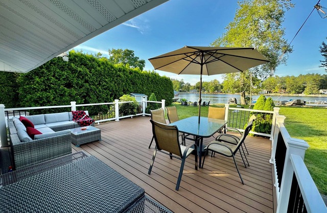 Spacious Lakehouse w/ Private Beach