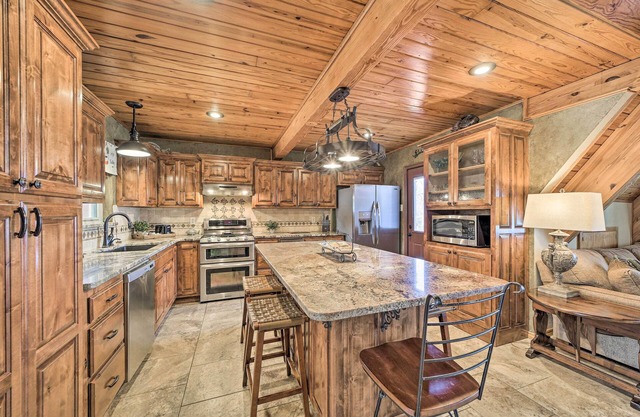 Spacious Lakeside Getaway w/Fire Pit