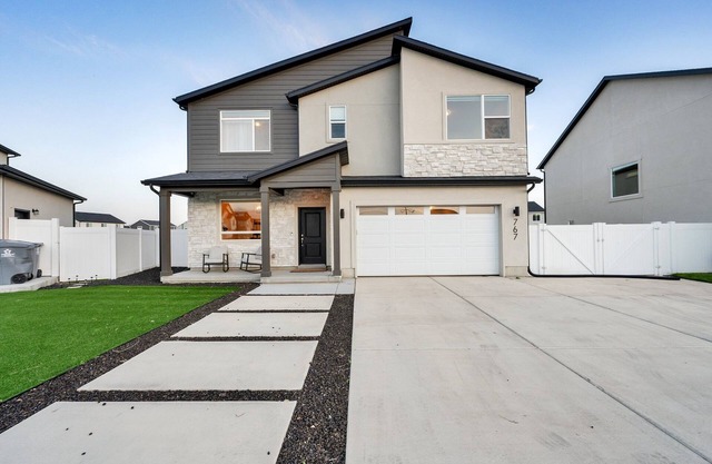 Spacious Lakeside Lights home, serene neighbor in American Fork near the Trax.