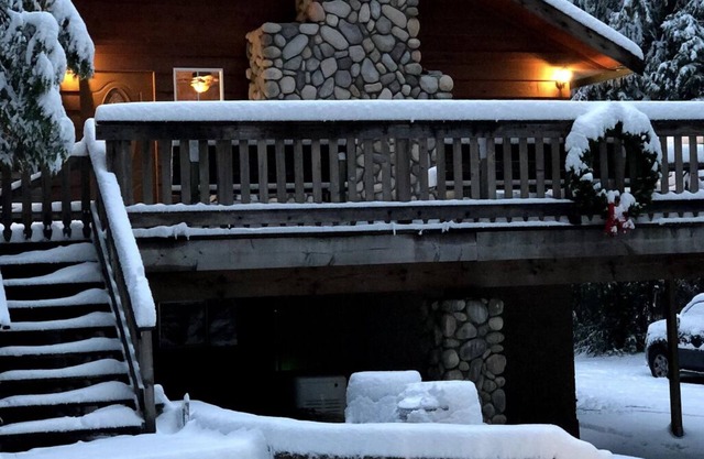 Spacious Large Homestyle Family Cabin in LMP Arnold