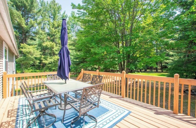 Spacious Leelanau Home Near Lake