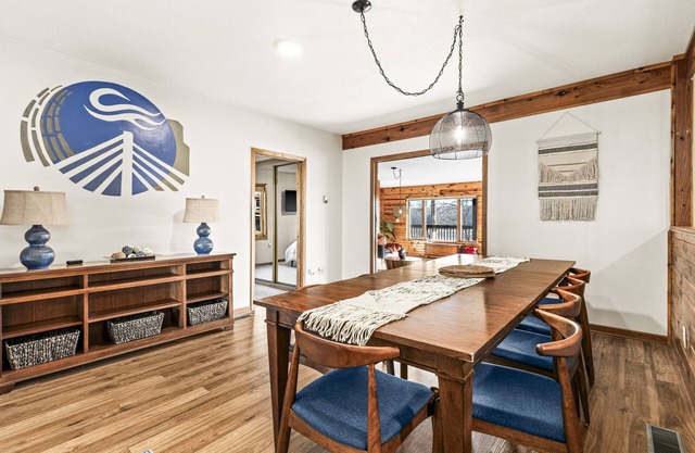 Spacious light-filled house near Stillwater - The Stone's Throw Riverhouse