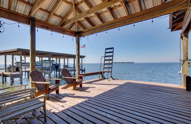 Spacious Livingston Home w/Private Boat Dock