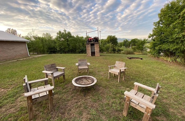 Spacious Lodge close to the Belle Starr Multi Use Trail System in the Ouachita’s