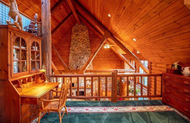 Spacious log cabin, outdoor living, shore lift