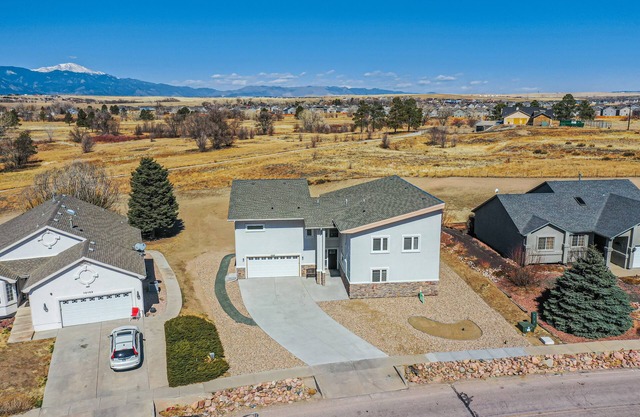 Spacious Luxury and Mountain Views