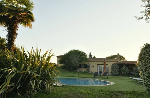 Spacious Luxury Villa with Private Pool & Lush Gardens – Close to City & Beach