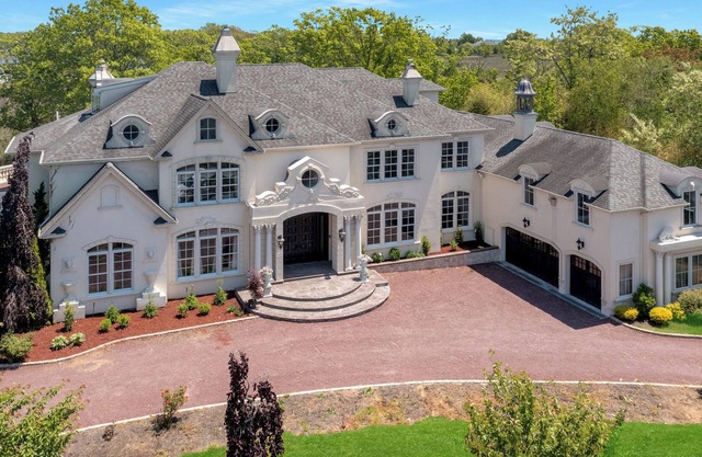 Spacious Luxury home w/ beaches nearby in Oakdale
