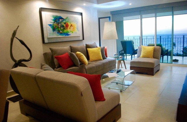 Geräumige Luxus-Ocean Front Condo - Grand Venetian 1 Bett, 2 Bäder