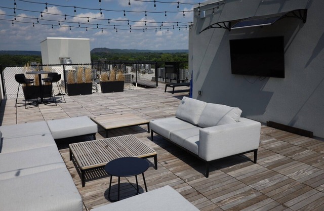 Spacious Luxury Oasis-Roof Top-Wine-Parking-Yale