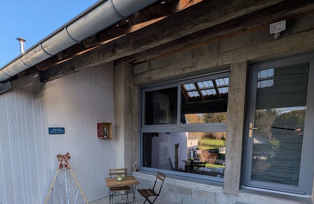 Spacious modern lodge in the Ognon Valley