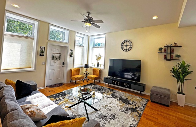 Spacious & Modern 3BD/2BA Home- Garage Parking!