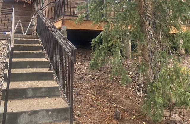 Spacious, Modern Cabin on Eagle Point Ski run
