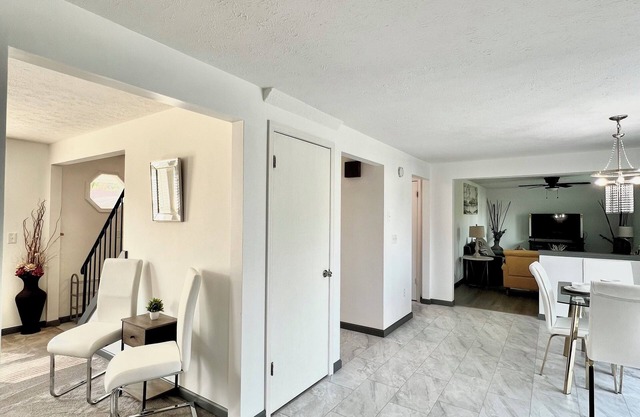 Spacious Modern Family Home - Prime Location