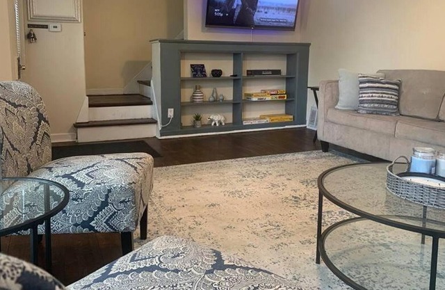 Spacious Modern Getaway Mins From Major Retail