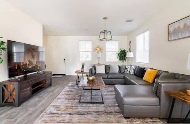 Spacious Modern Home near Sierra Lakes Golf Course
