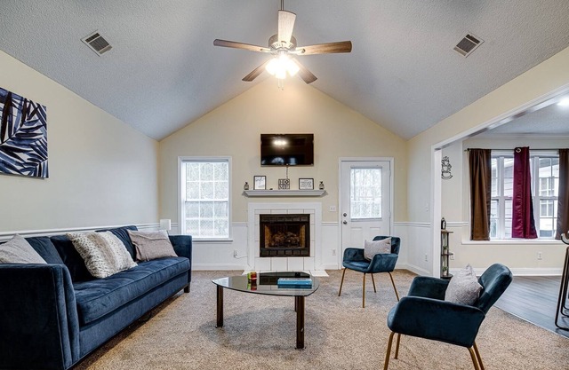 Spacious Modern Retreat near Fort Stewart