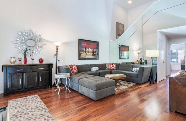 Spacious, Modern 2BR Condo; Pools, Pickleball, Tennis; 30-Day Min Stay