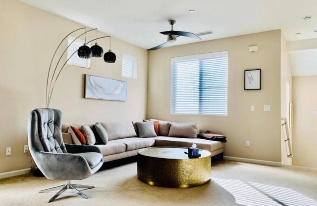 Spacious & Modern 1200 sqft two bd condo at SLO great location