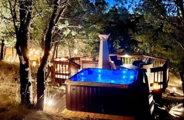 Spacious mountain retreat near Ski Apache and 15 mins from Downtown Ruidoso.