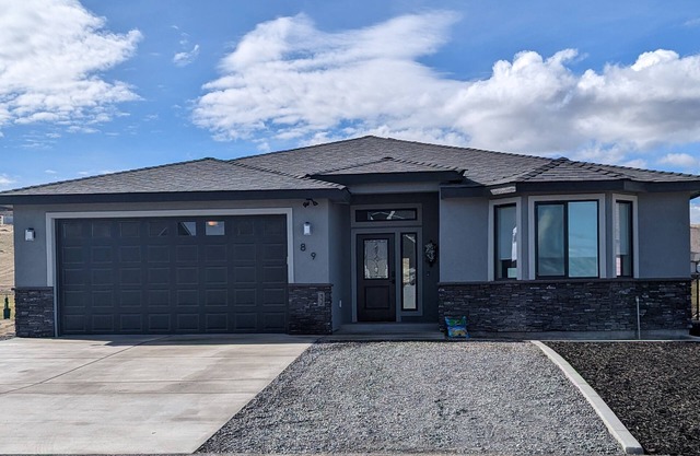 Spacious New Custom Home near Potholes Reservoir
