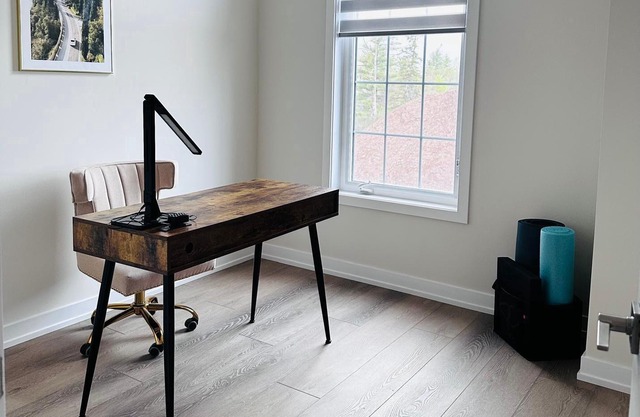 Spacious Newly Built 4BR Townhouse in Oakville