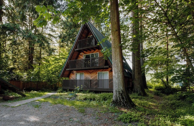 Spacious North Cascades Riverside A-Frame w/ Mt Baker Views - Dog-Friendly