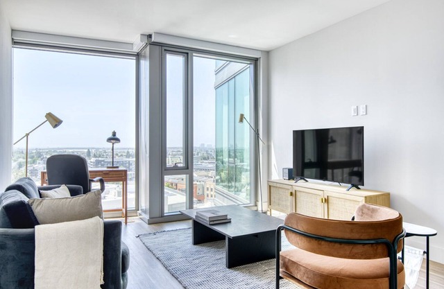 Spacious Oakland 1BR w/ AC, W/D, Sky Deck, next to BART, by Blueground