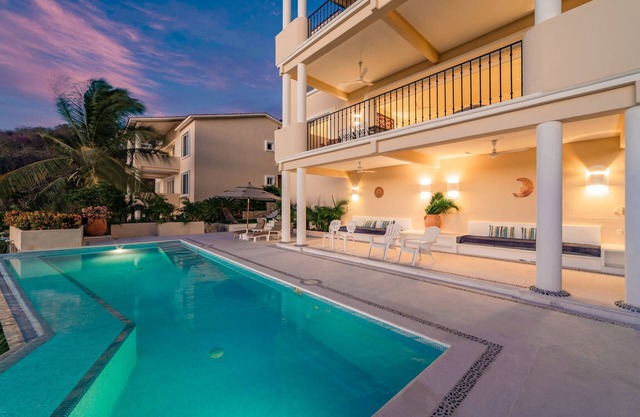 Geräumige Oceanfront Condo - Schritte zum Strand