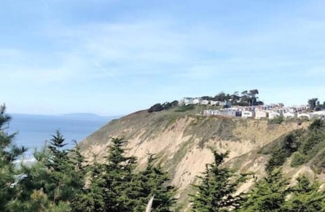 Spacious Oceanview near San Francisco. Minutes from the beach.