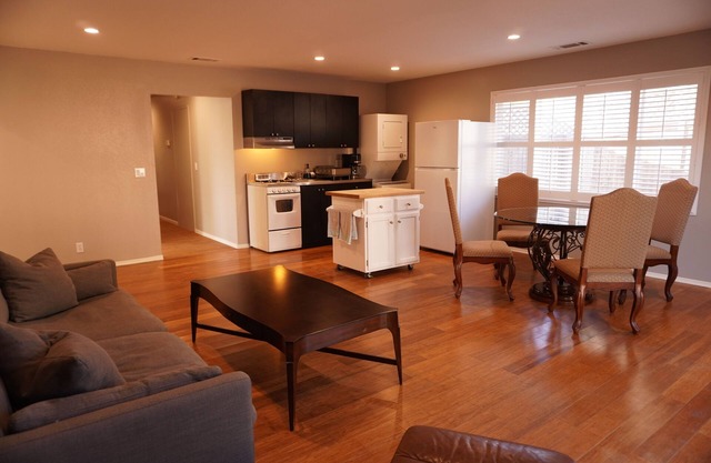 Spacious one bedroom apt in the heart of wine country