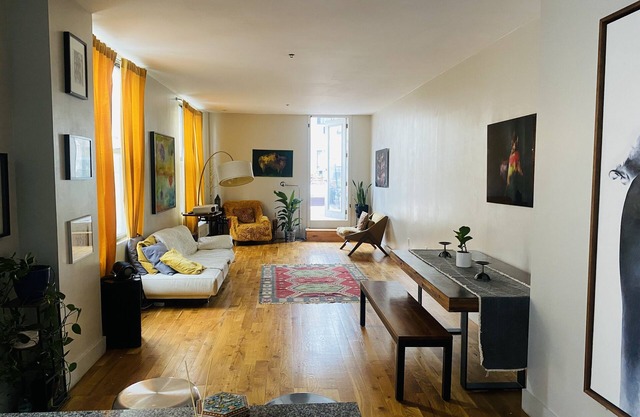 Spacious one-bedroom loft urban retreat!