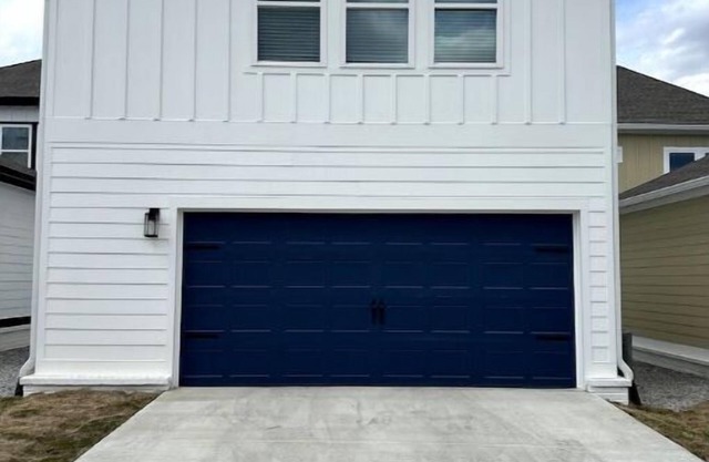 Spacious Oxford Commons Retreat - 2 miles 2 Square