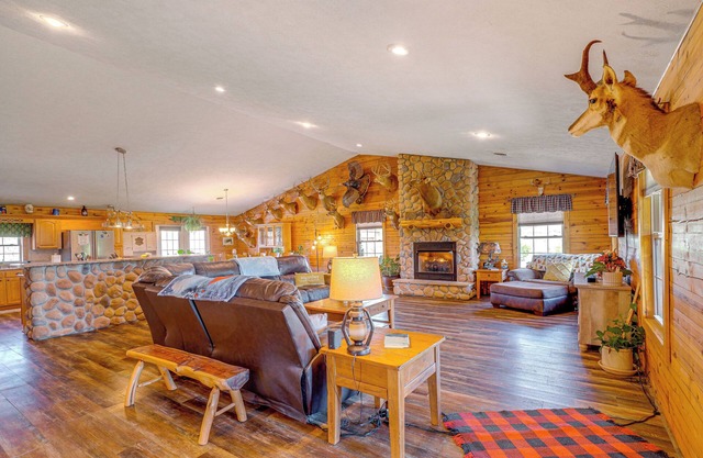 Spacious Ozarks Family Home - Private Pool & Grill