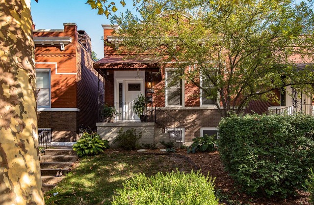 Spacious Peaceful 2bd Bungalow Charmer - 10 mins to downtown.