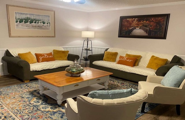 Spacious Peaceful Home 3BR 2BA,Quiet Neighborhood