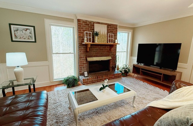 Spacious+Peaceful 4BED/2.5BATH Disc Golf, Porch, & Gazebo